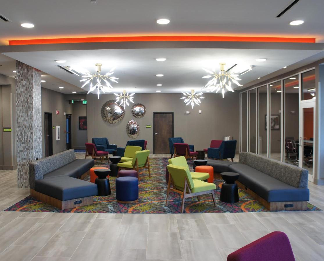 La Quinta Inn & Suites By Wyndham Braselton Exterior foto